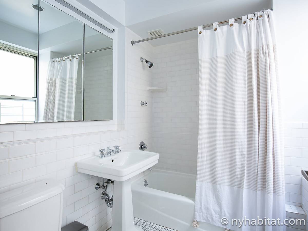 Salle de bain 1 - Photo 1 sur 1 Salle de bain 1 - Photo 1 sur 1