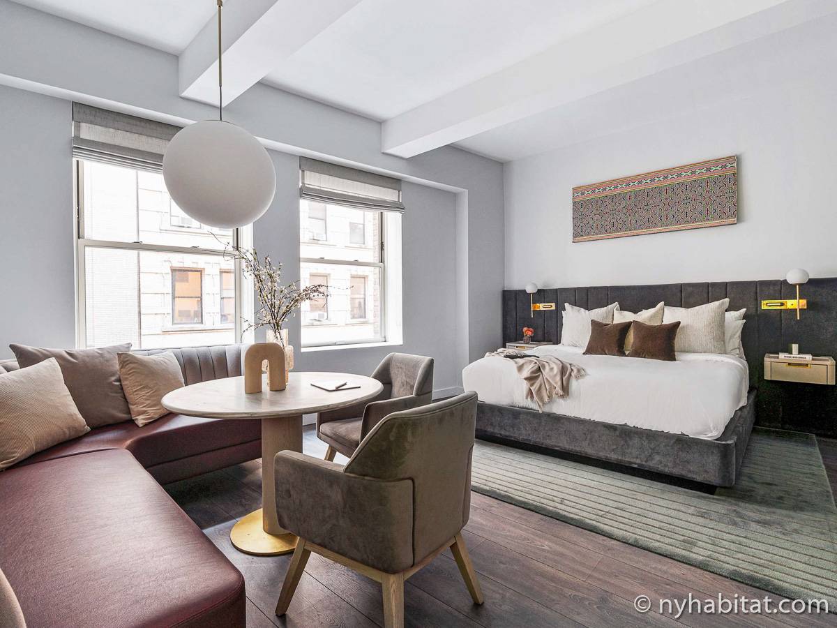 Living room - Photo 2 of 12