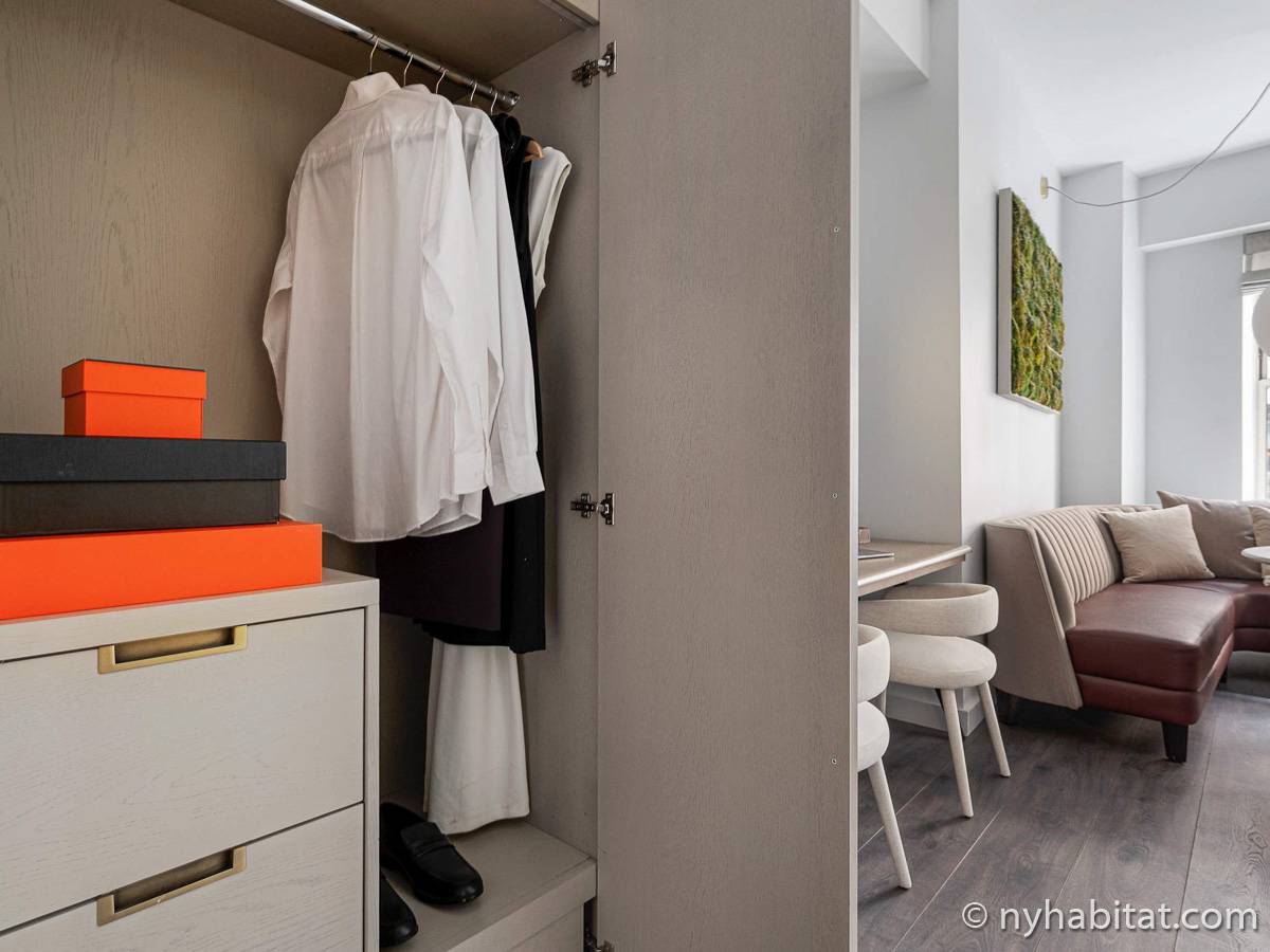 Living room - Photo 12 of 12