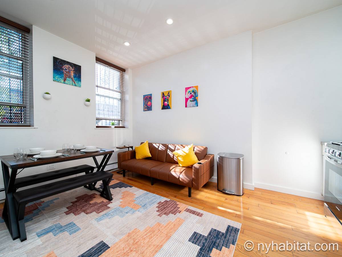 Living room - Photo 3 of 6