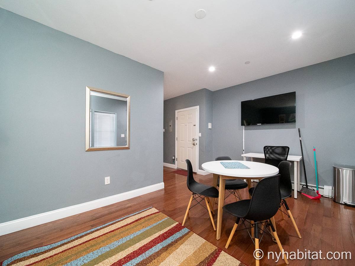 Living room - Photo 5 of 5