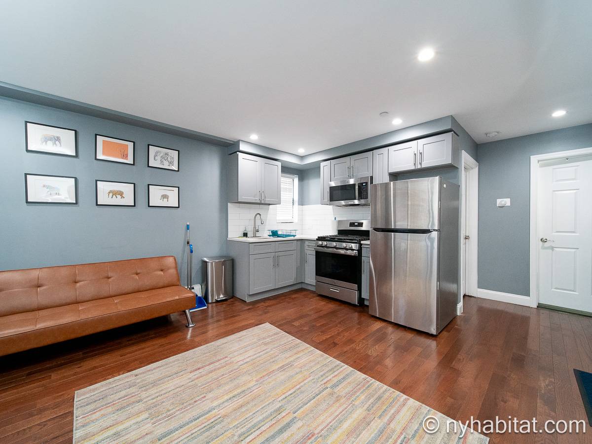 Living room - Photo 3 of 6