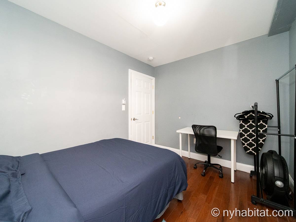 Bedroom - Photo 3 of 4