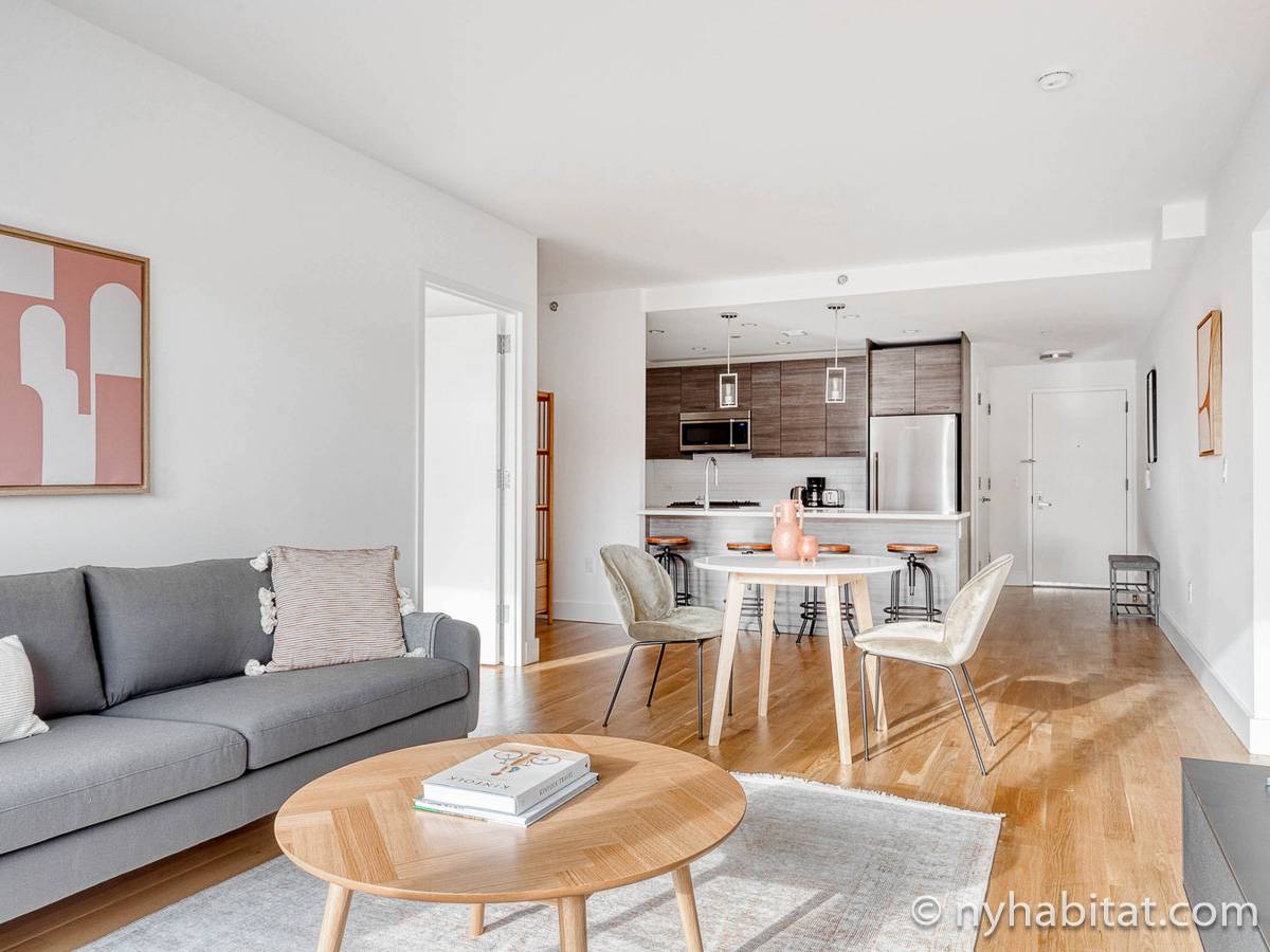 Living room - Photo 3 of 5