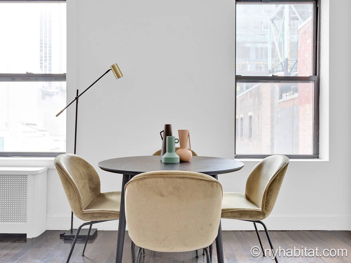 Living room - Photo 3 of 3