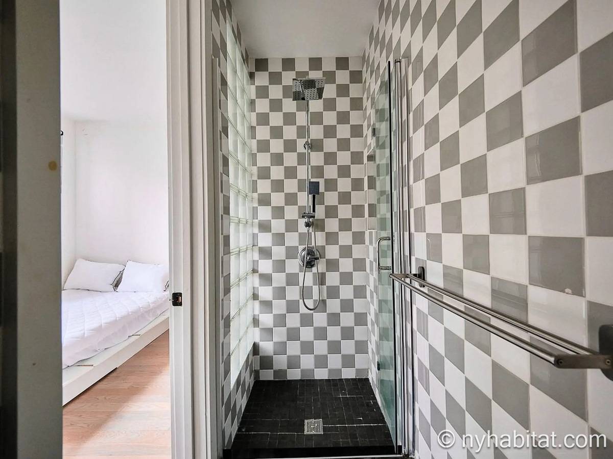 Badezimmer 2 - Photo 1 von 2