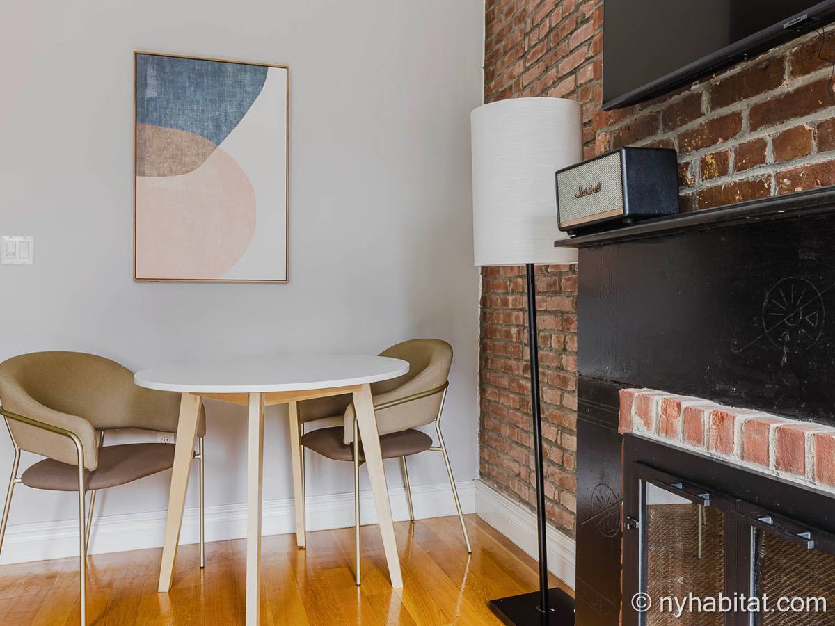 Living room - Photo 5 of 5