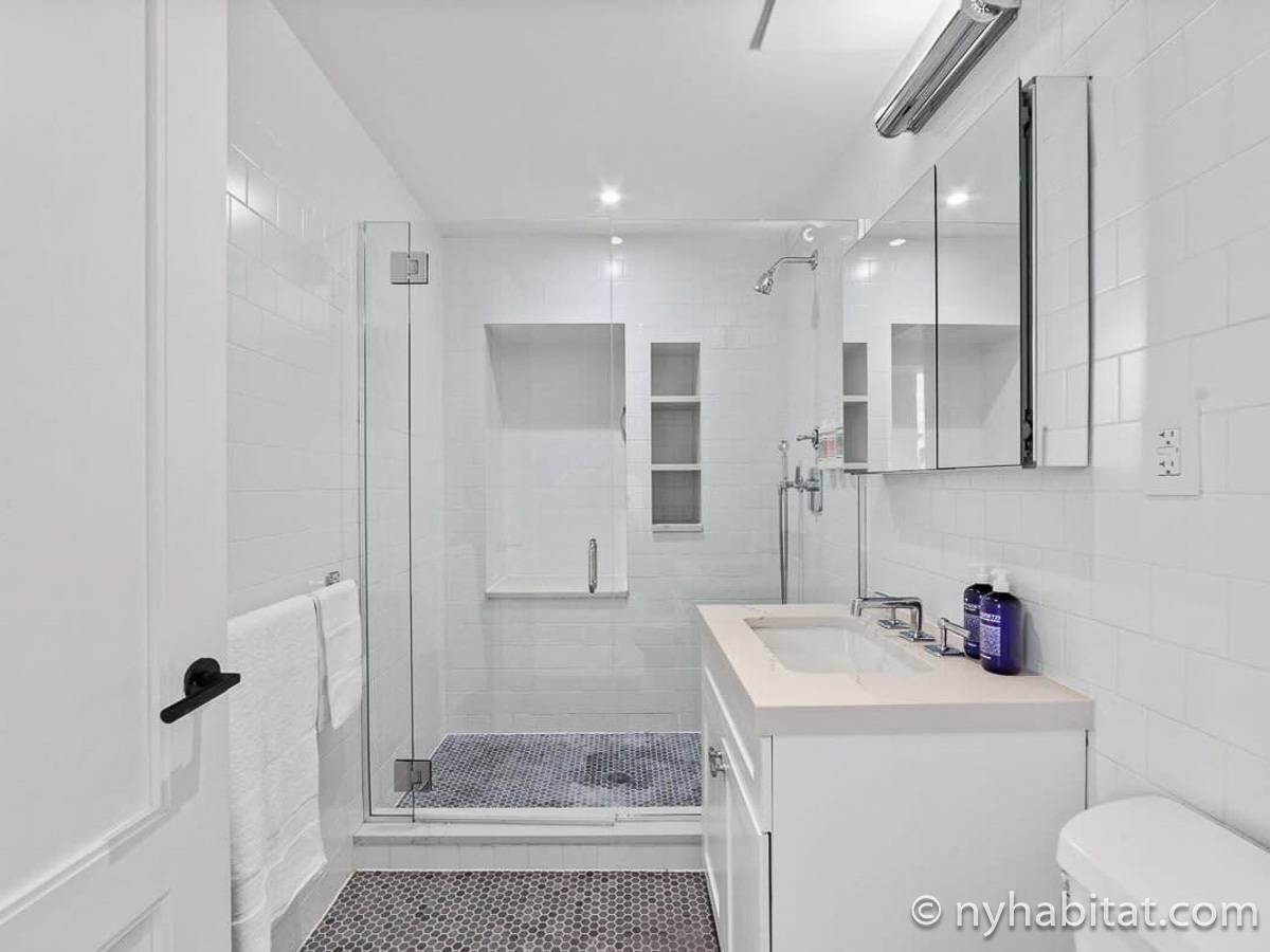 Badezimmer 1 - Photo 3 von 3