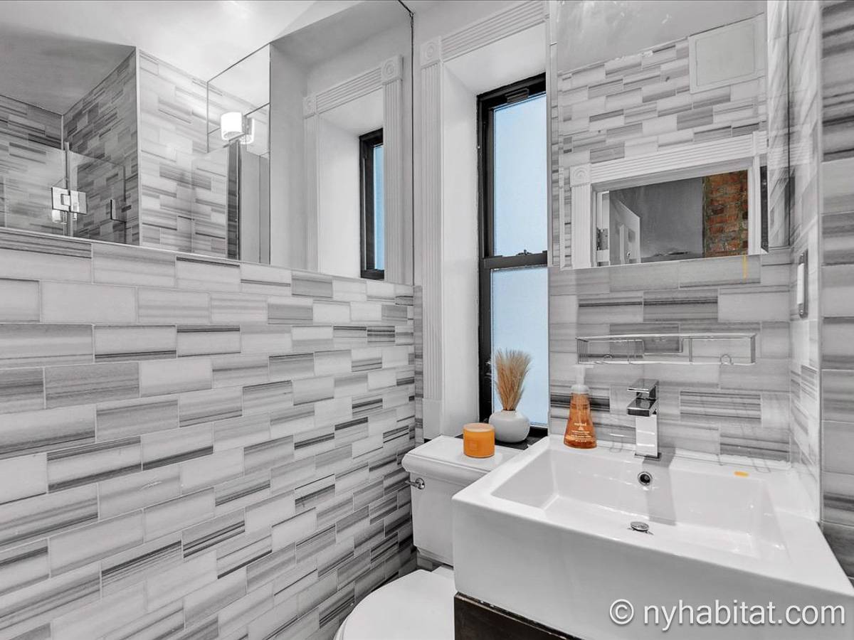 Bathroom 1 - Photo 2 of 3