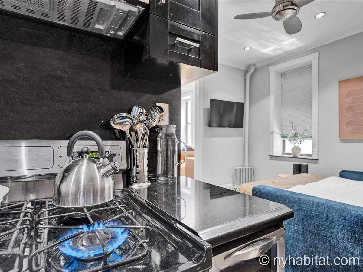 Kitchen - Photo 4 of 5