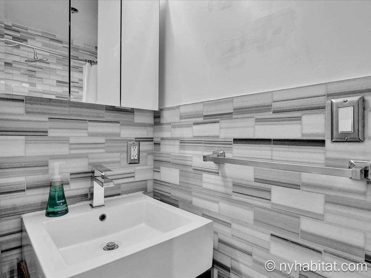 Bathroom 2 - Photo 2 of 2