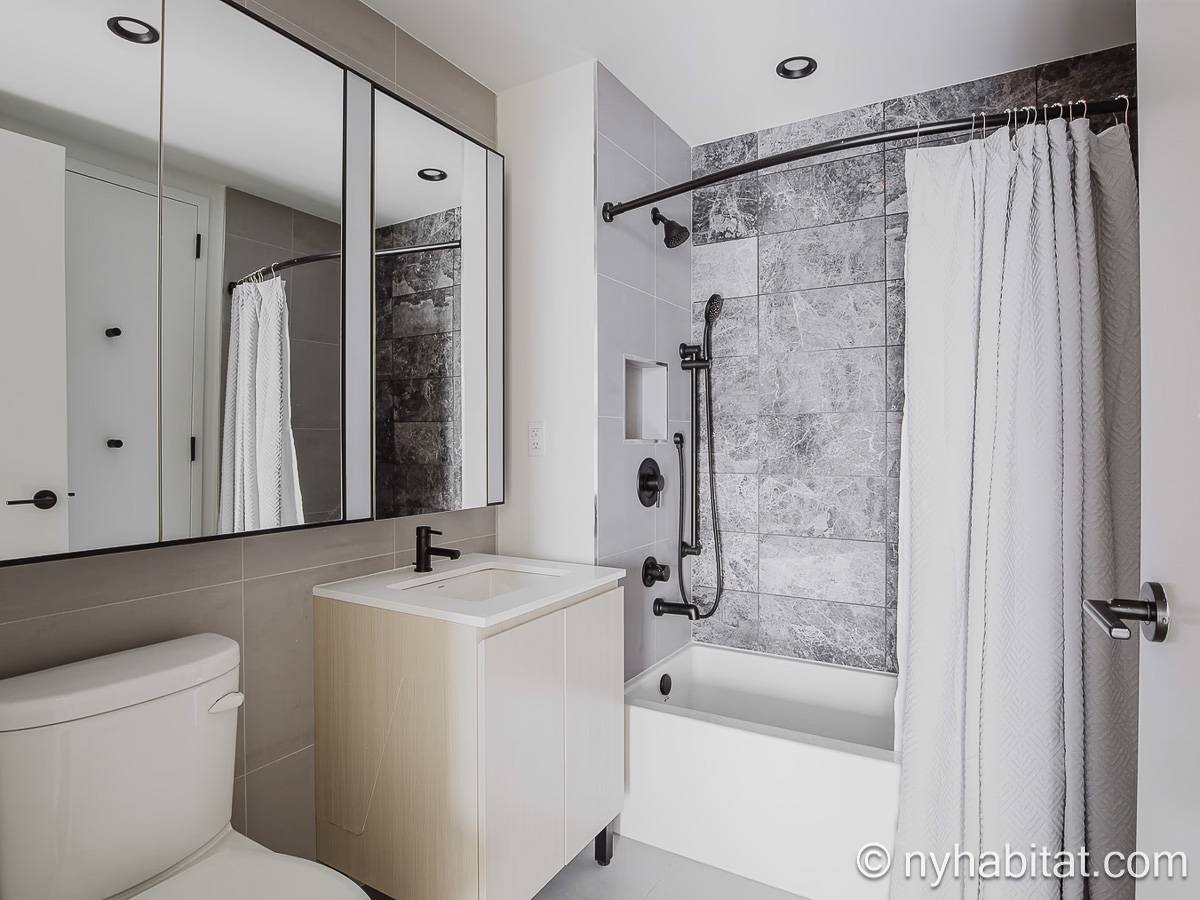 Badezimmer 1 - Photo 1 von 2 Badezimmer 1 - Photo 1 von 2