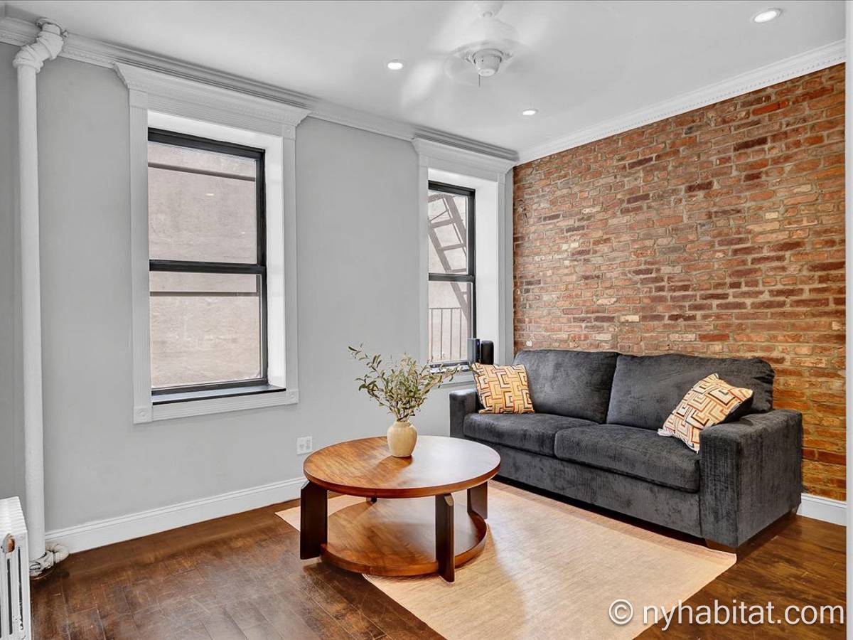 Living room 1 - Photo 2 of 6