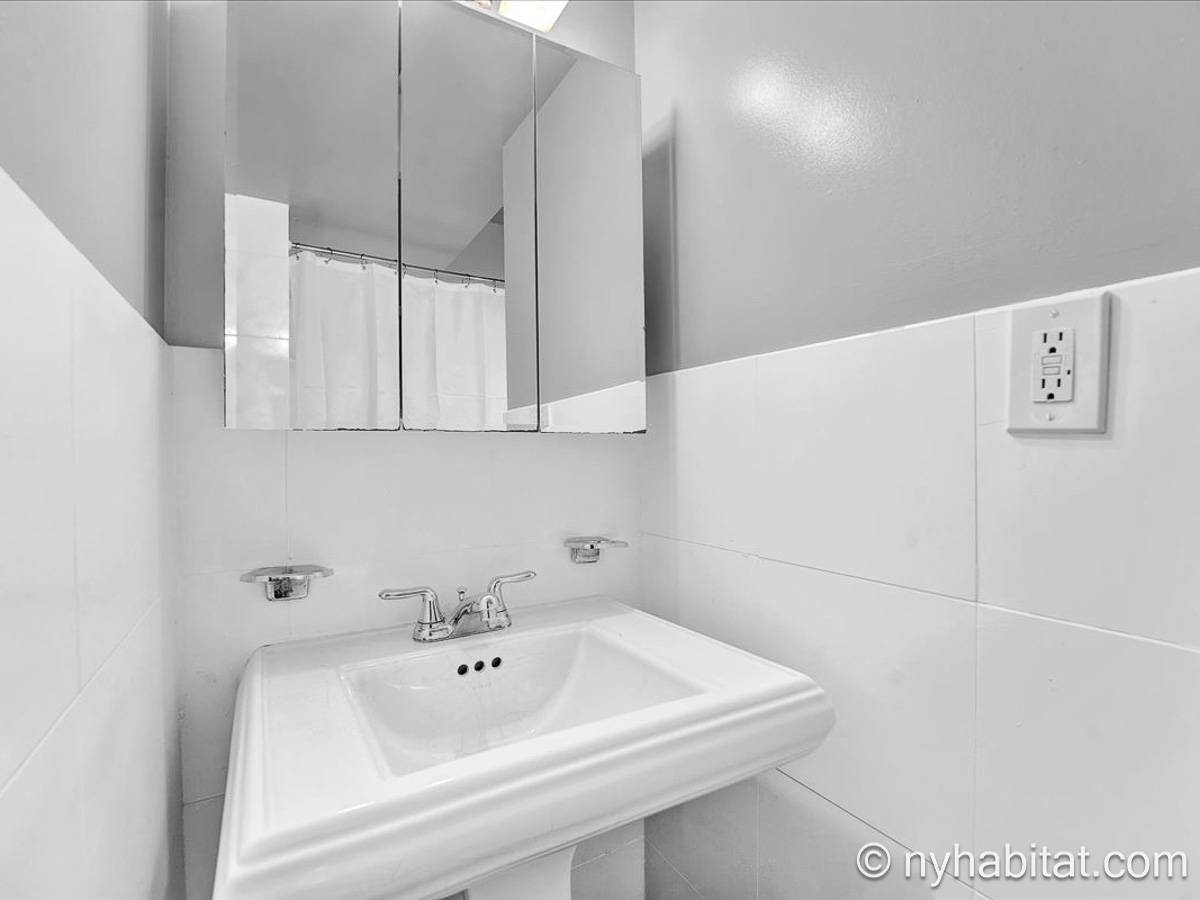 Bathroom 1 - Photo 2 of 3