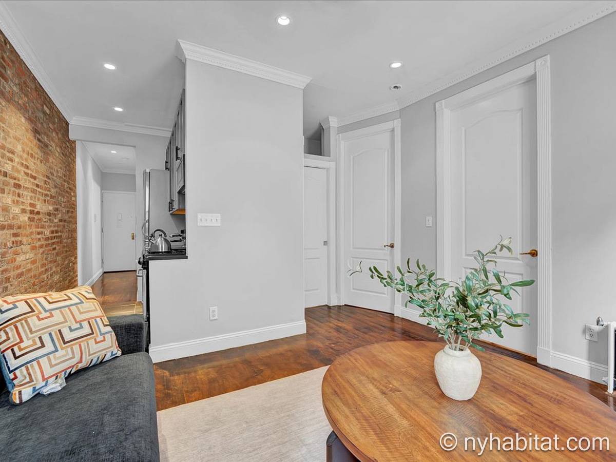 Living room 1 - Photo 5 of 6