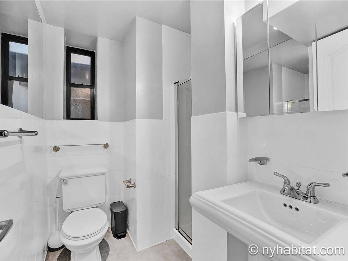 Bathroom 2 - Photo 1 of 3