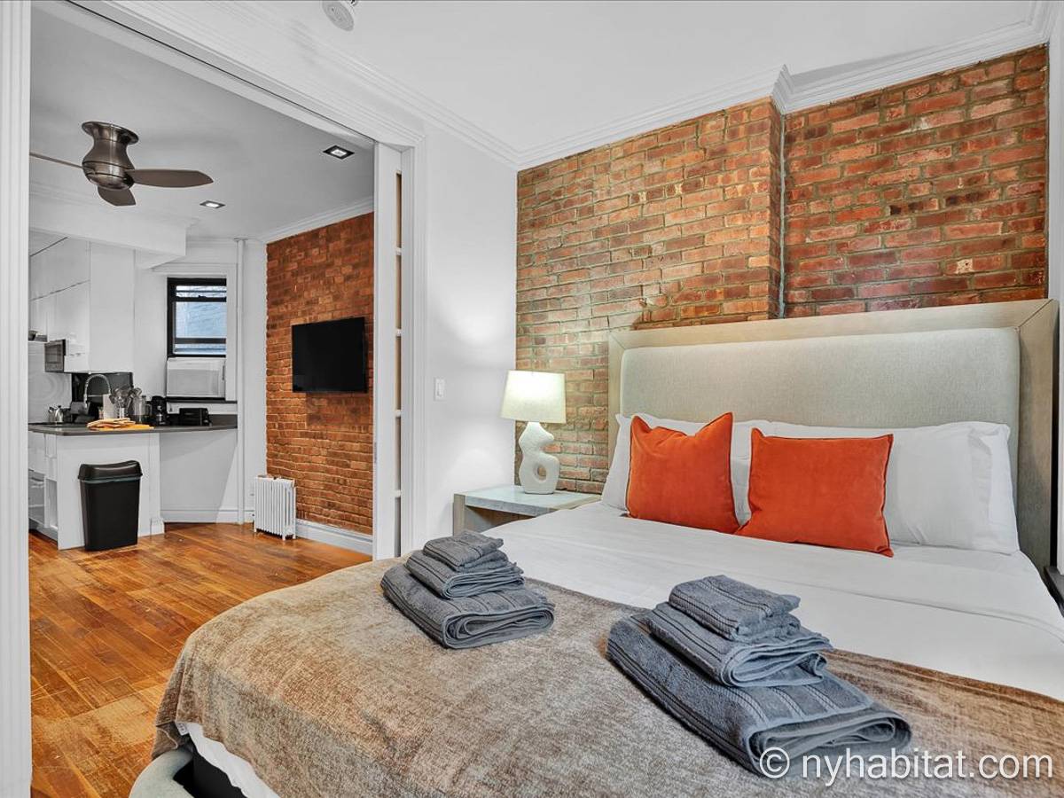 Bedroom - Photo 3 of 3