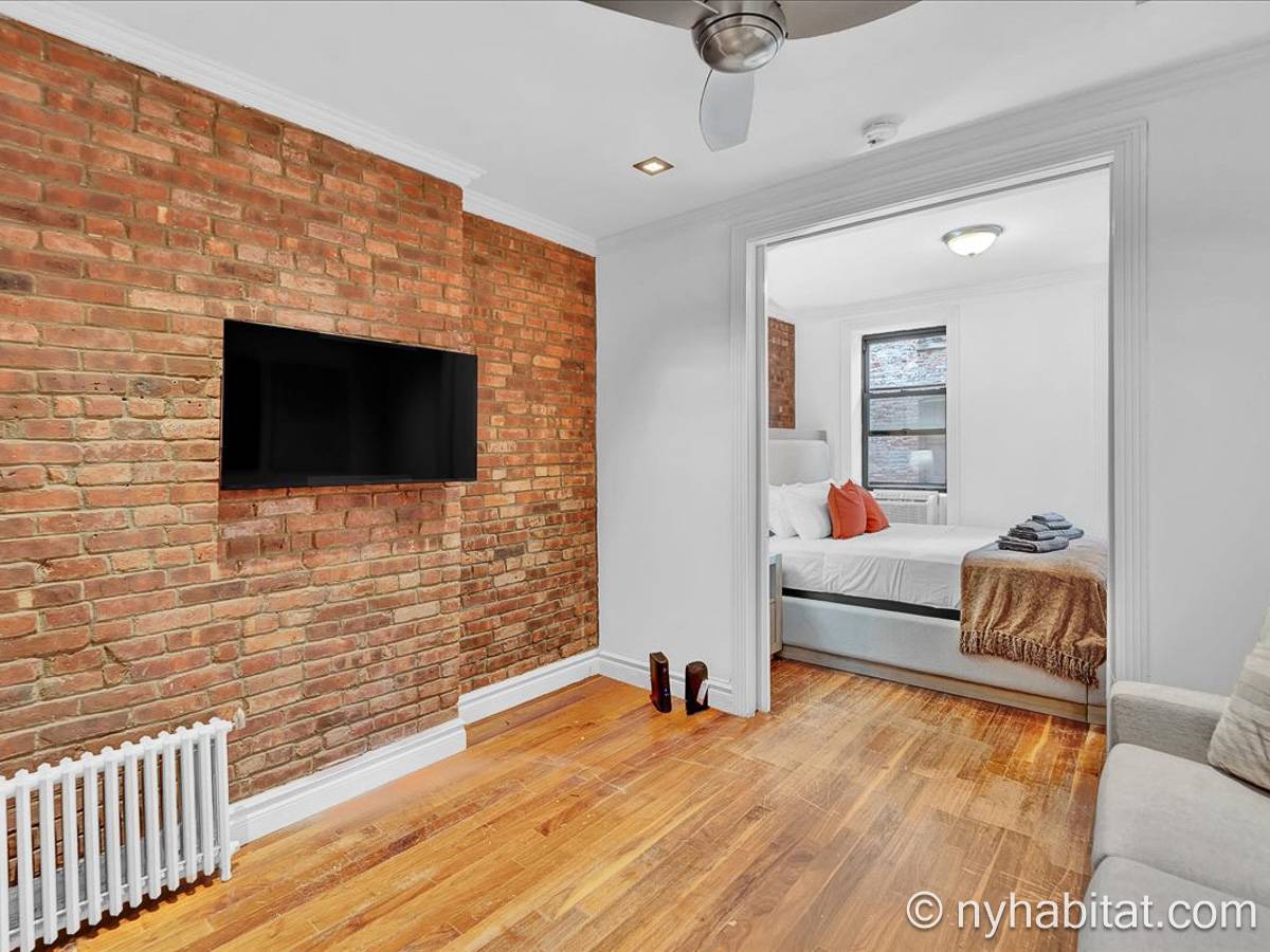 Living room - Photo 5 of 5