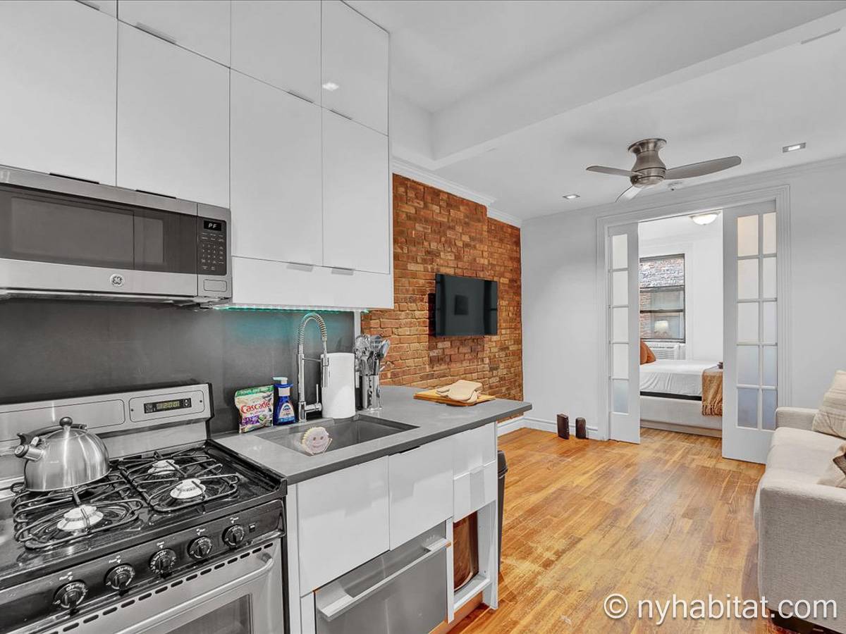 Kitchen - Photo 4 of 5