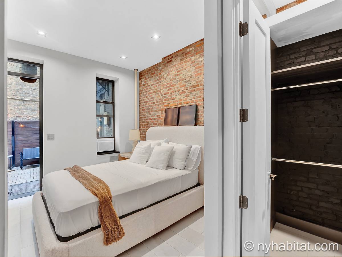 Bedroom - Photo 5 of 7