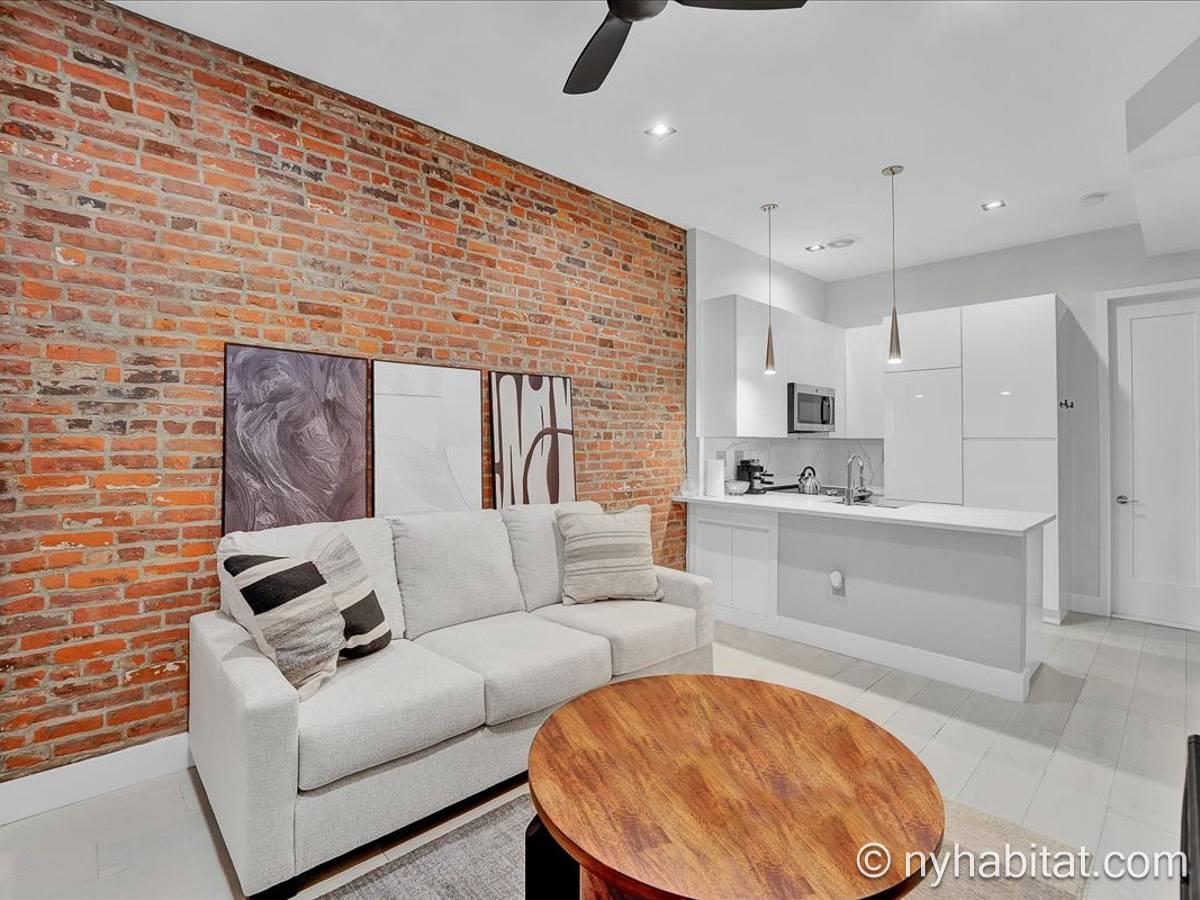 Living room - Photo 4 of 5