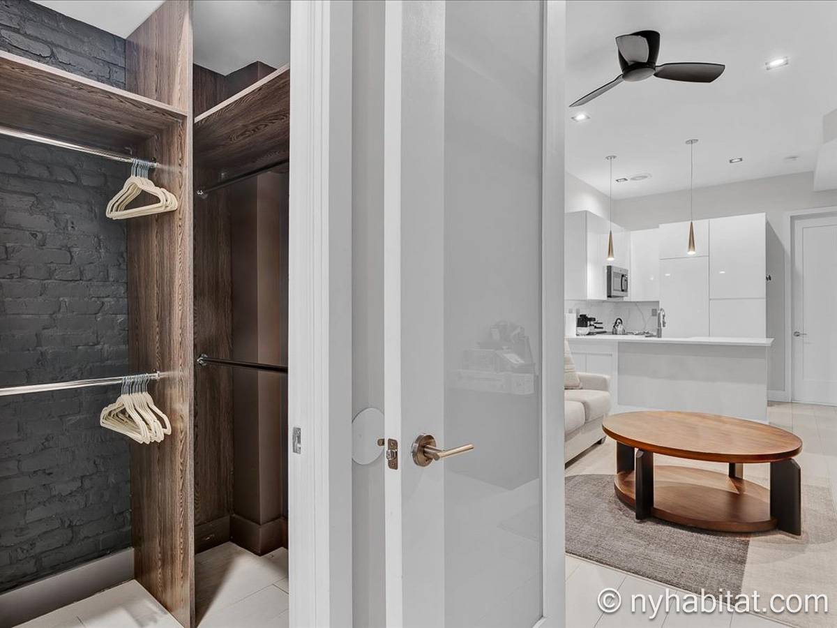 Bedroom - Photo 6 of 7