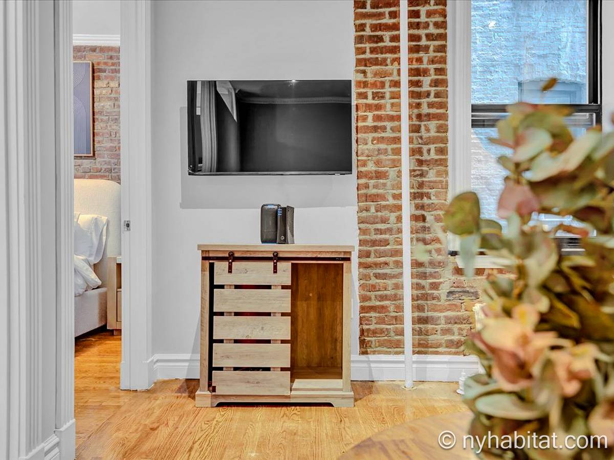 Living room - Photo 6 of 6