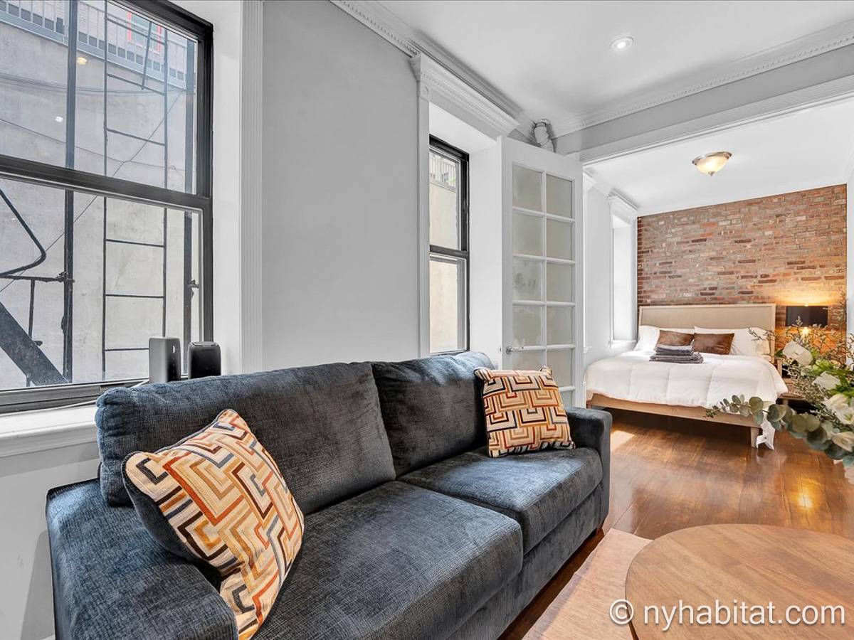 Living room 1 - Photo 3 of 7