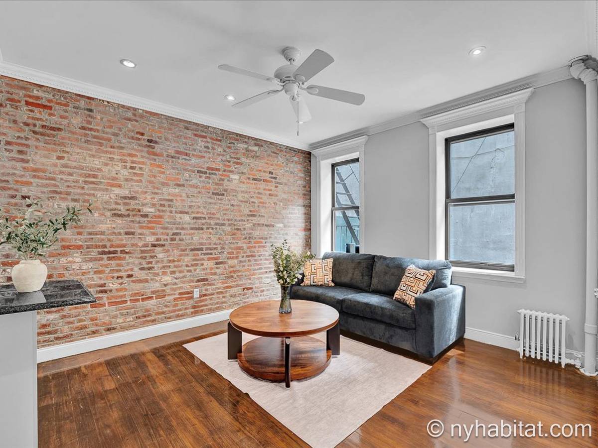 Living room 1 - Photo 4 of 7