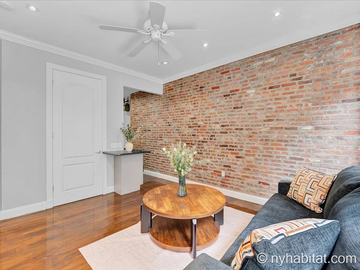 Living room 1 - Photo 6 of 7