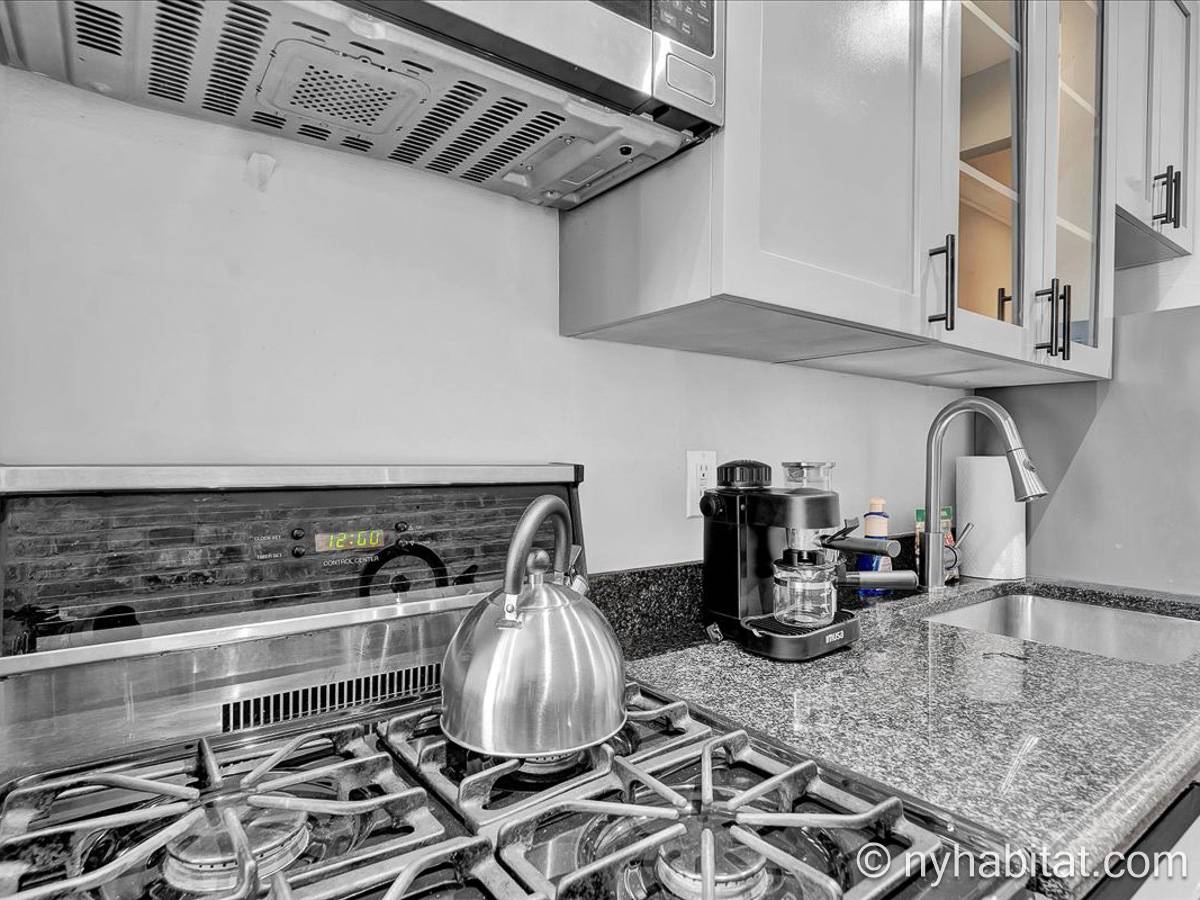 Kitchen - Photo 3 of 5