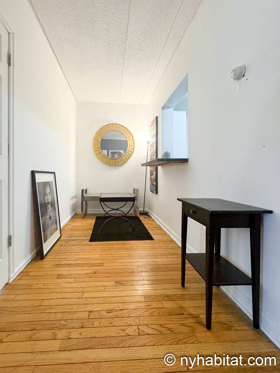 Living room - Photo 1 of 2