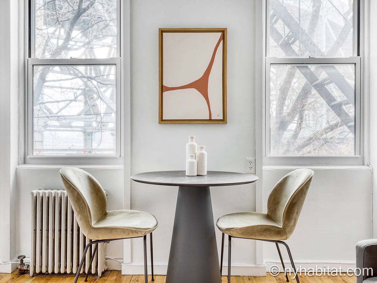 Living room - Photo 4 of 4