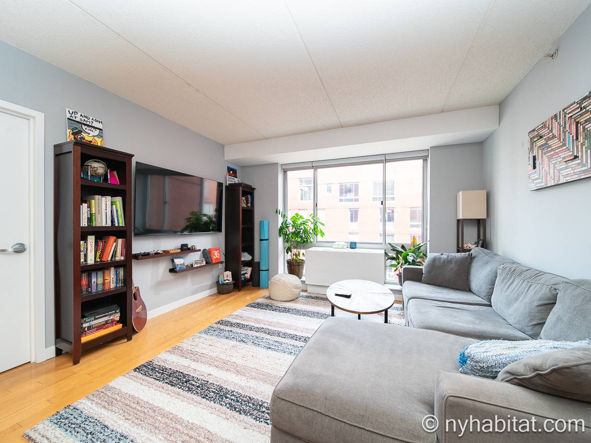 Living room - Photo 2 of 5