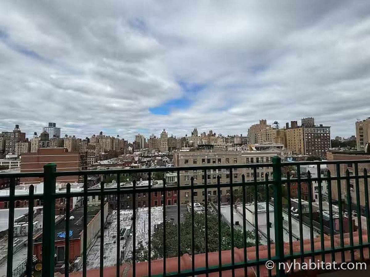 Living room - Photo 6 of 6