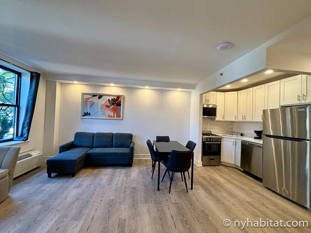 Living room - Photo 3 of 3