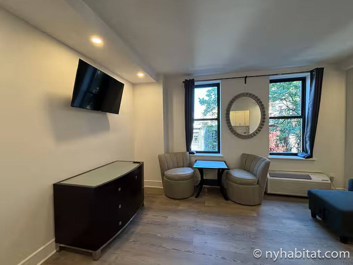 Living room - Photo 2 of 3