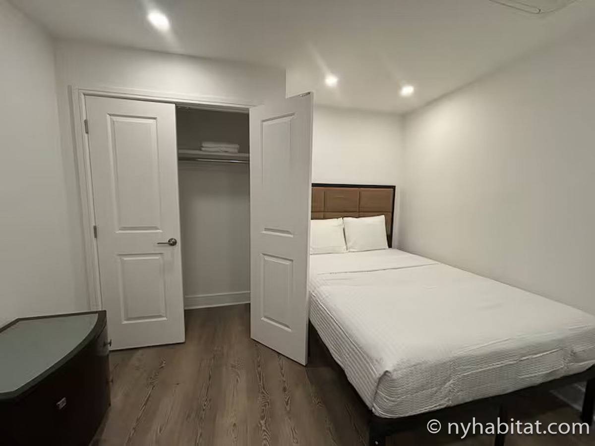 Living room - Photo 1 of 2