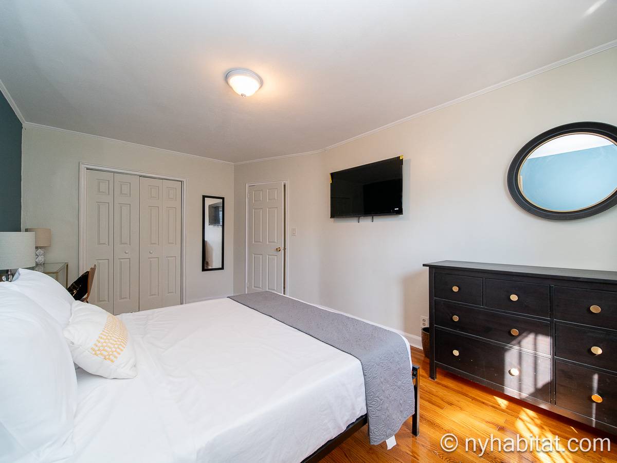 Camera 2 - Photo 4 di 6