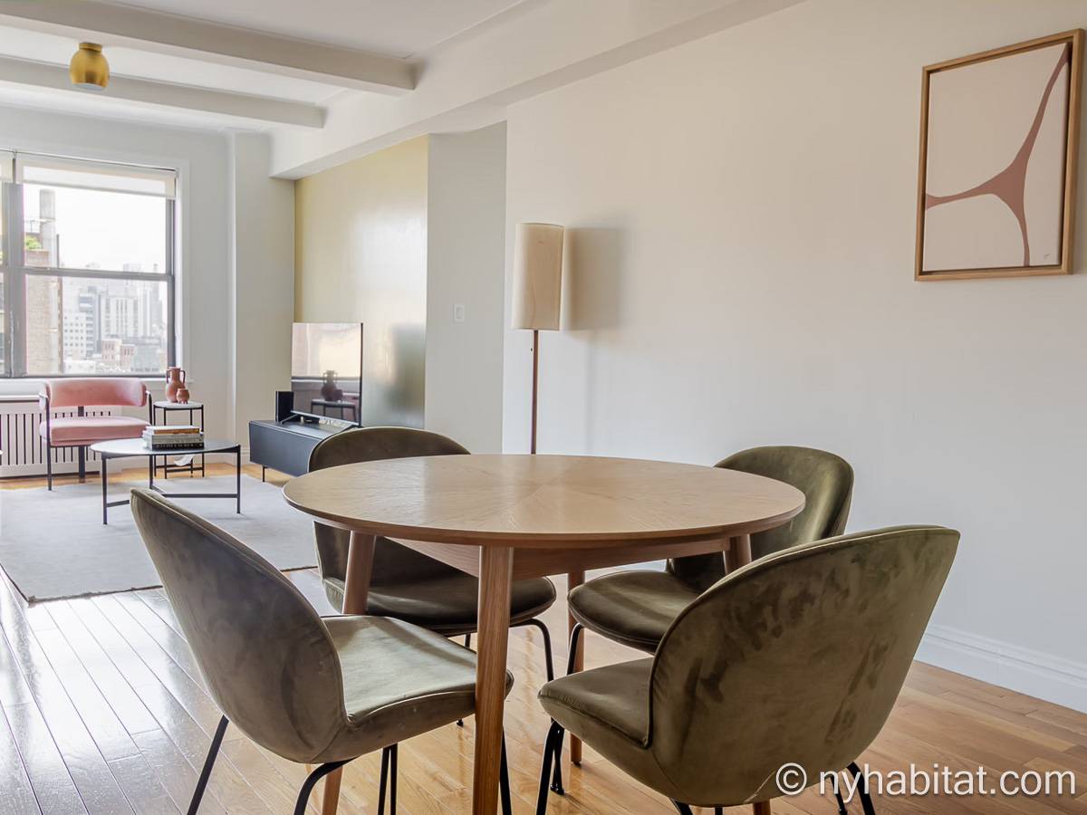 Living room - Photo 3 of 6