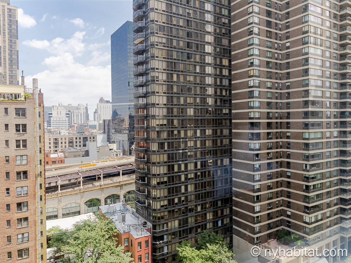 Living room - Photo 6 of 6