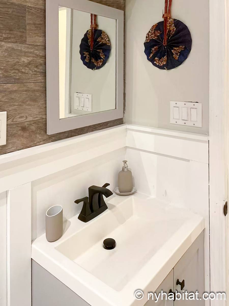 Badezimmer - Photo 2 von 2