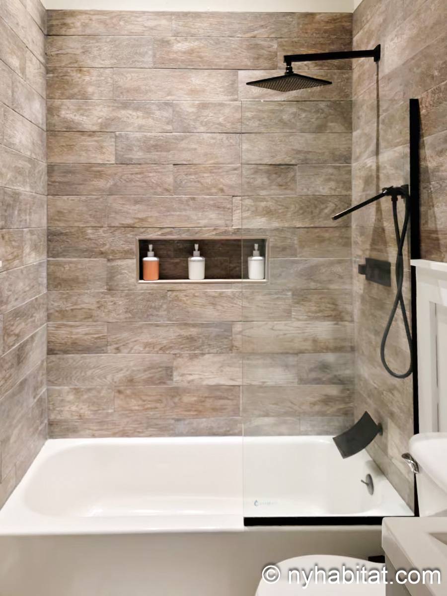 Badezimmer - Photo 1 von 2