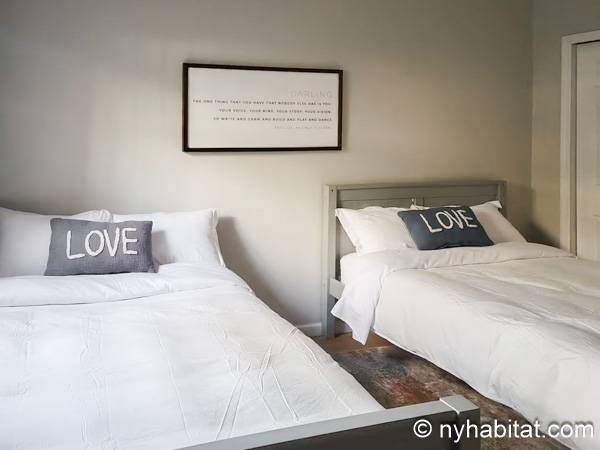 Schlafzimmer 2 - Photo 2 von 3