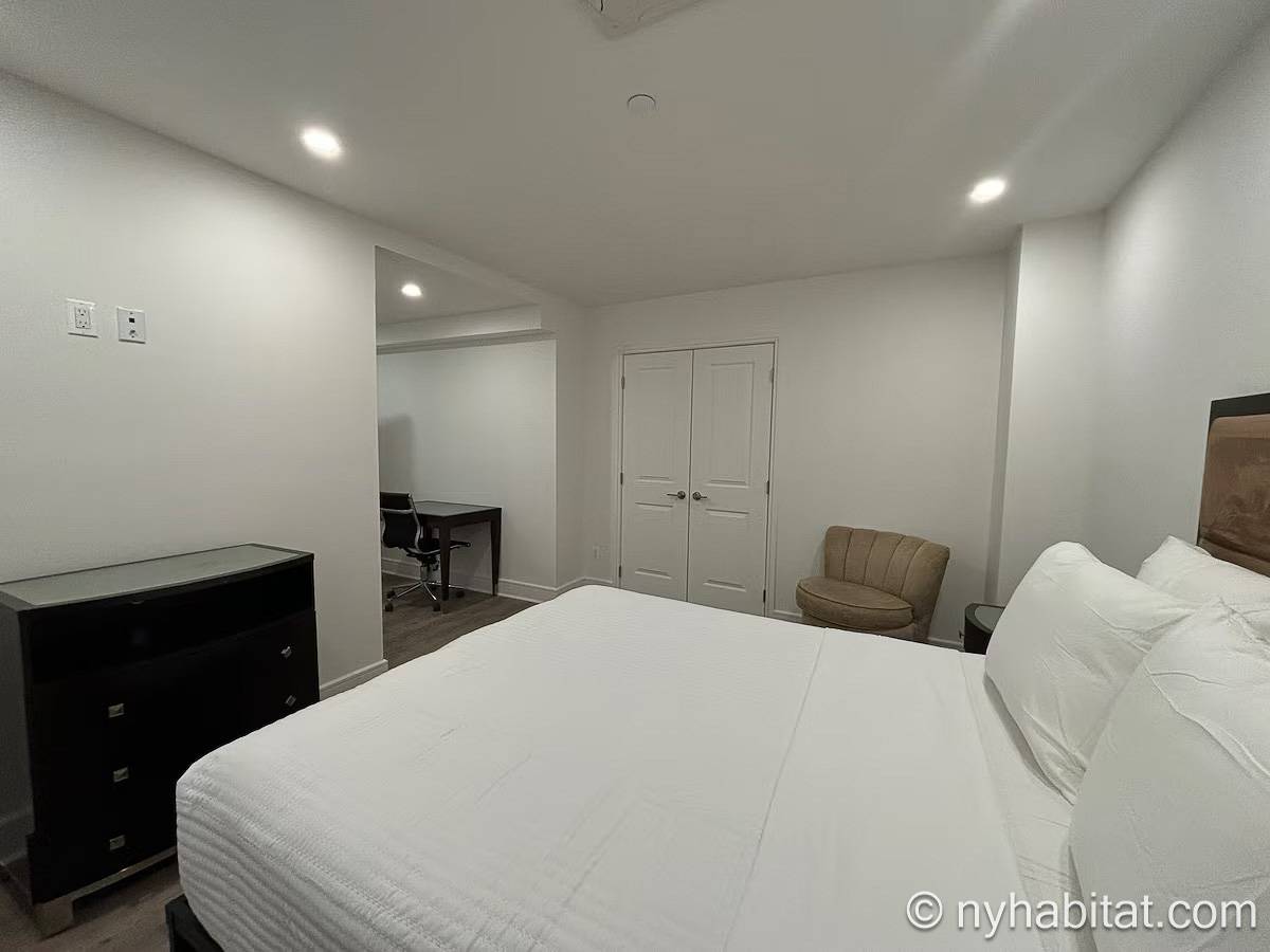 Bedroom - Photo 2 of 3