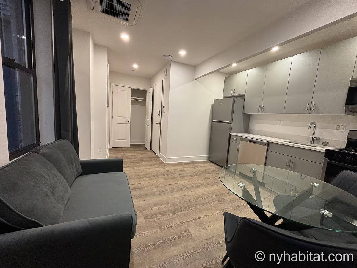 Living room - Photo 2 of 2