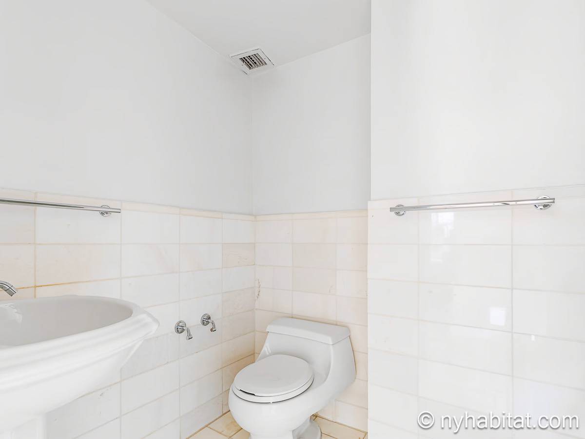 Badezimmer 2 - Photo 1 von 2