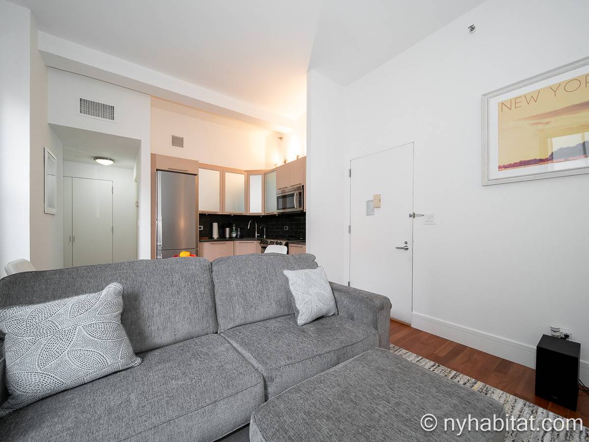 Living room - Photo 4 of 5