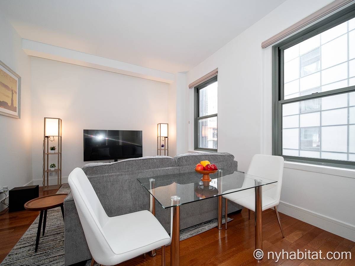 Kitchen - Photo 3 of 4