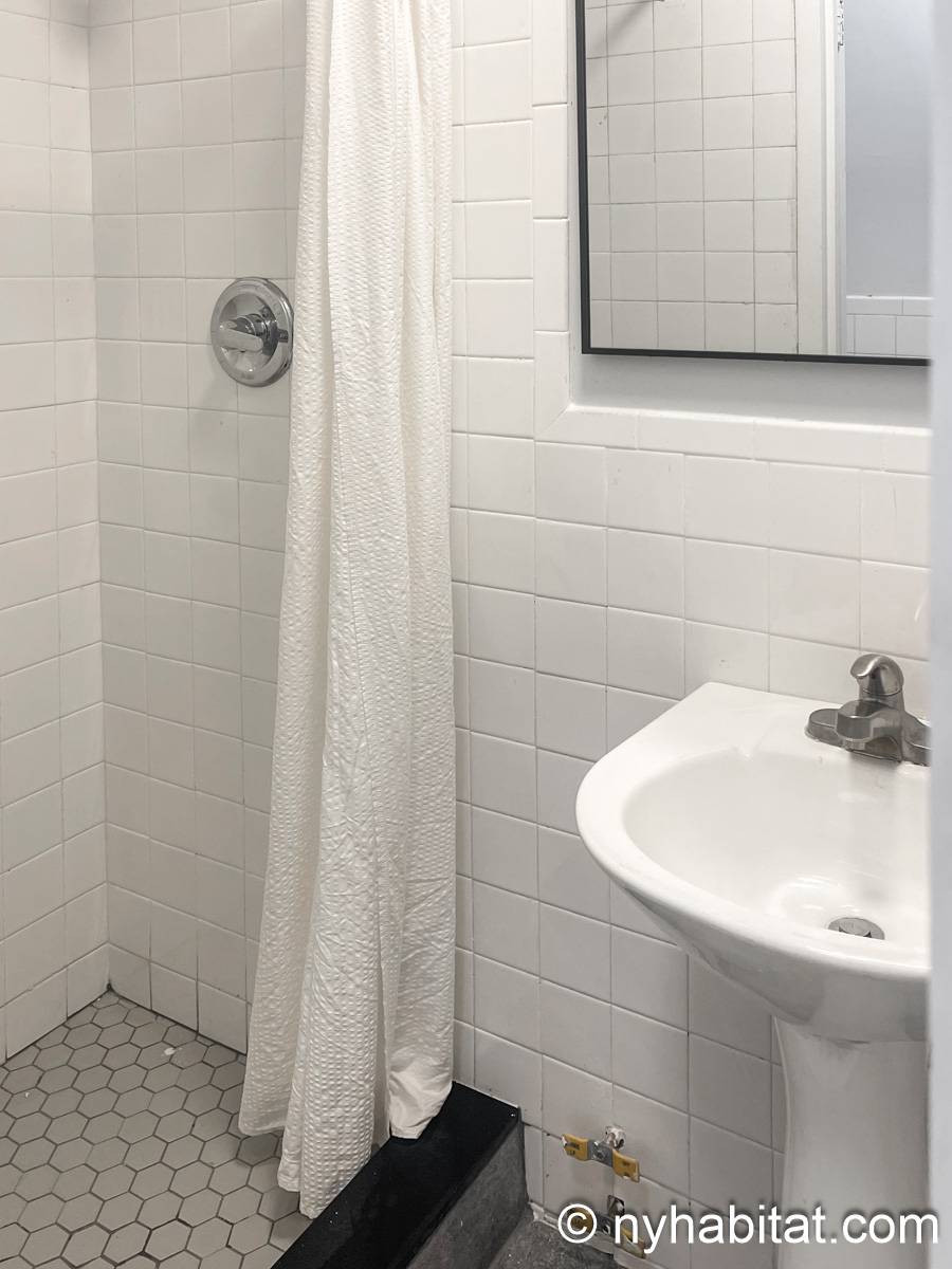 Bathroom - Photo 3 of 3